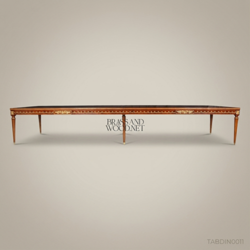 طاولة طعام لويس السادس عشر بالزخارف النحاسية والتطعيم من Brass & Wood