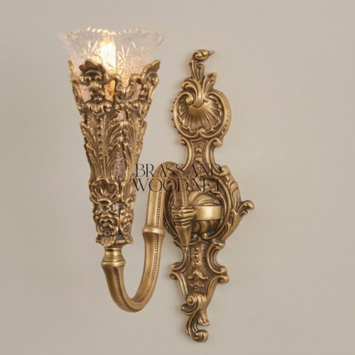 أبليك حائط برونزي على طراز الباروك بنقوش الأكانثوس وظل زجاج مقطوع - Antique Gold