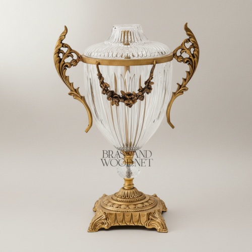 أباجورة طاولة كلاسيكي على شكل إبريق كريستال مع مقابض نحاسية وزخارف زهرية - Antique Gold
