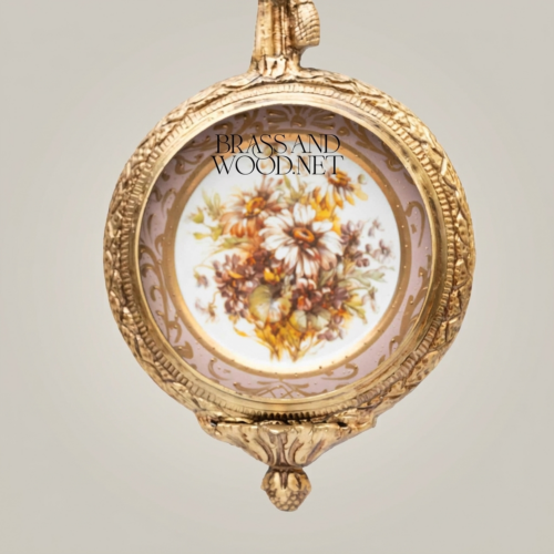 إطار جداري نحاسي وخزفي على طراز لويس السادس عشر - تاج فيونكة مع ميدالية زهرية - Antique Gold