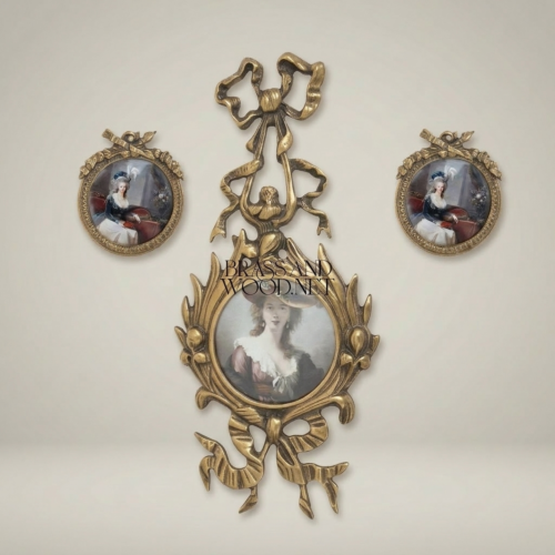 إطار صورة نحاسي دائري على طراز لويس السادس عشر بزخرفة الشريط وإكليل الغار - Antique Gold