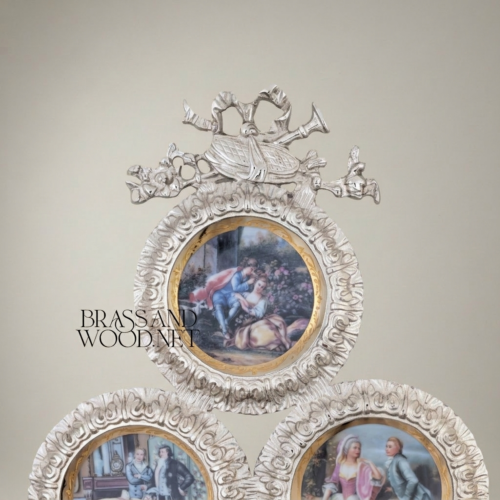 طقم إطارات جدارية دائرية ثلاثية على طراز لويس السادس عشر بتاج البوق وزخارف الأكانثوس - Silver