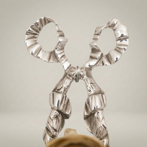 أبليك جداري نيوكلاسيكي 5 ذراع من النحاس بزخرفة الشريط والشعلة - Silver