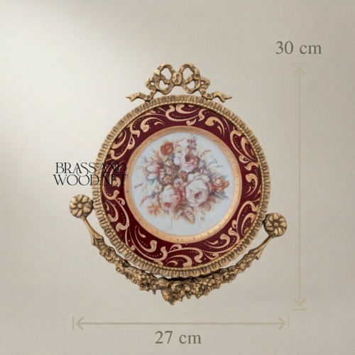 طبق جداري روكوكو من النحاس والسيراميك - باقة زهور قرمزية بإطار نحاسي محفور - Antique Gold