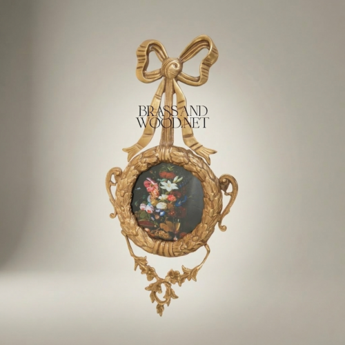 إطار جداري دائري نحاسي على طراز الروكوكو بعقدة شريط وإكليل أكانتوس - Antique Gold