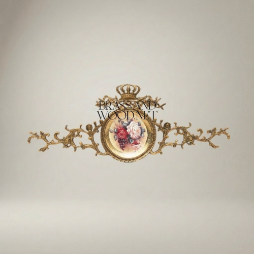 لوحة جدارية روكوكو نحاسية بميدالية زهرية مرسومة يدوياً وتاج ملكي - Antique Gold