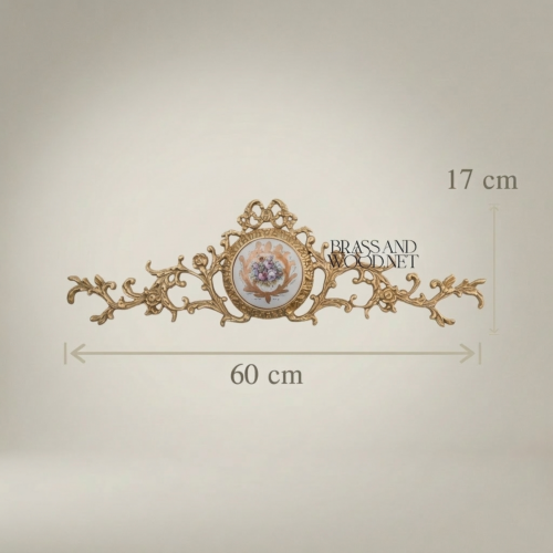 تاج جداري روكوكو من النحاس مع ميدالية خزفية مرسومة يدوياً بزهور - Antique Gold
