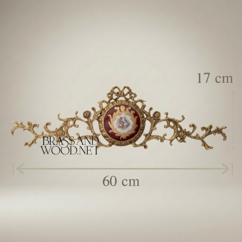 طارة جدارية نحاسية على طراز الروكوكو مع ميدالية خزفية — كرانيش لوالب أكانثوس - Antique Gold