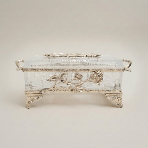 علبة مناديل كريستال بإطار معدني وزخارف الورود على طراز الروكوكو - Silver