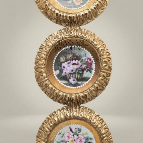 إطار جداري نحاسي ثلاثي الدوائر على طراز الروكوكو بميداليات خزفية زهرية وتاج شريطي - Antique Gold